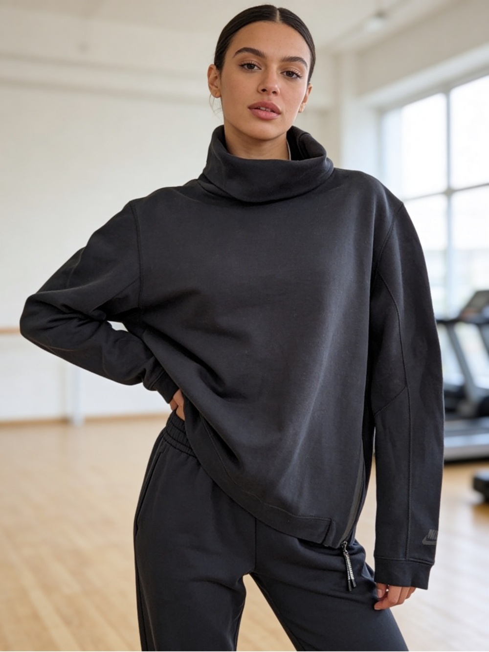 Nike Tech Fleece Turtleneck Sweatshirt Black Women’s Medium Funnel Neck Zip Side